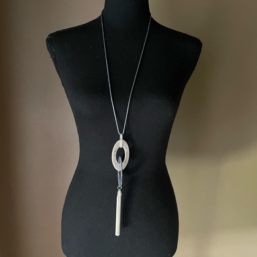 StudioBy Duplaise Tassel Necklace in Silver Tone and laminated pendant NWT